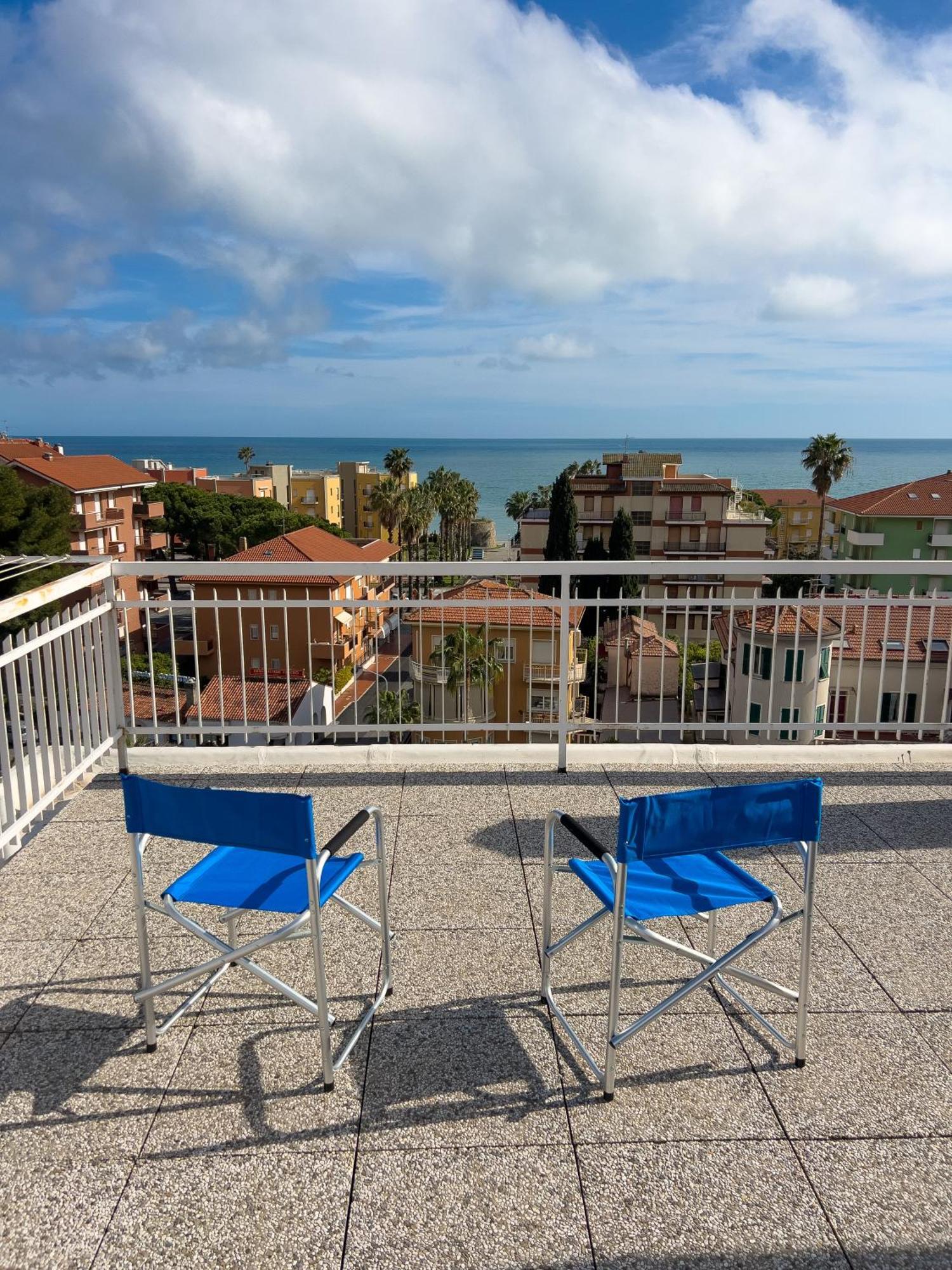 Casa Carlotta Apartment San Bartolomeo Al Mare Exterior foto